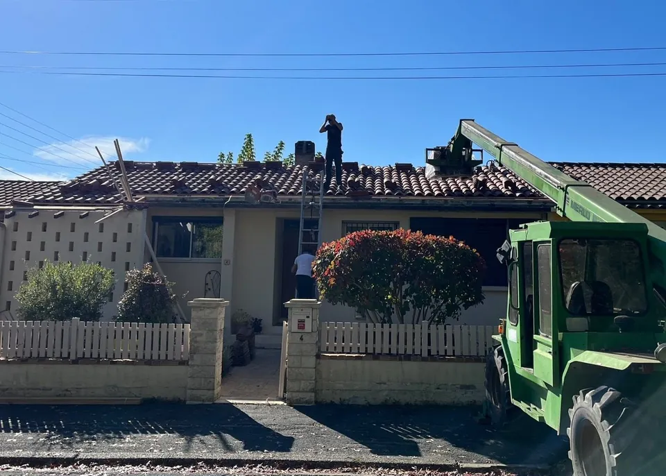 L'équipe de Royal Toiture sur un chantier de rénovation de toiture